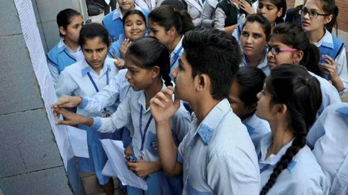 Delhi HC Allows CBSE Result Based on 50:50 Weightage, Petitioner Demands Survey Data