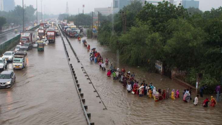 Noida Schools from class 1 to 8 remain closed | Campusvarta