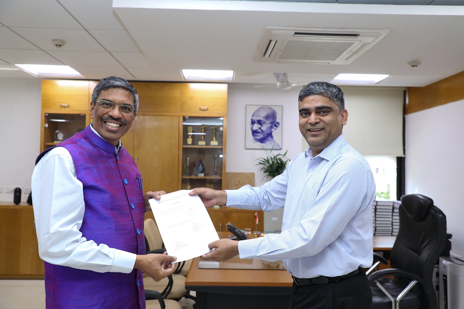Prof Rajat Moona takes charge as Director of IIT Gandhinagar | Campusvarta