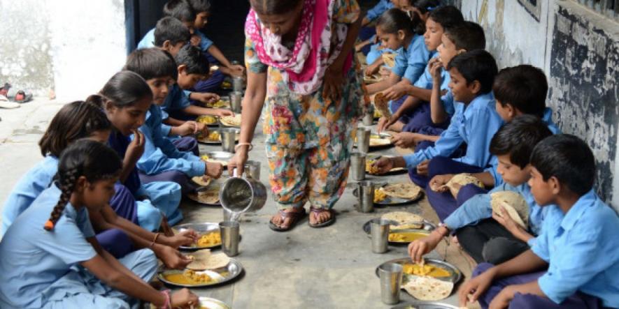 In the mid-day meal, instead of green vegetables, only potatoes were given, NGO said - Greens Vegetables got burnt in the heat of the boiler | Campusvarta
