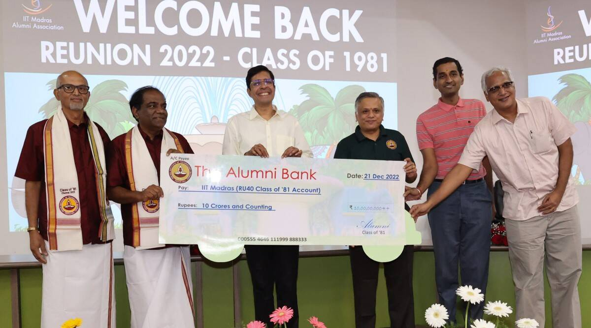 IIT Madras receives electric bus fleet as gift from 1981 batch alumni | Campusvarta