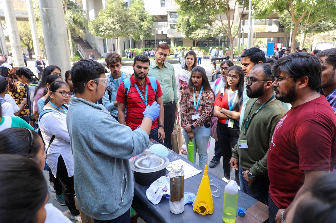 IIT Gandhinagar celebrated ‘National Science Day’ by organising scientific demonstrations for school and college students