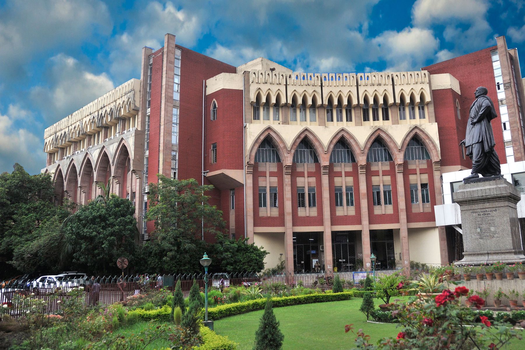 Calcutta HC stays order terminating jobs of 32,000 school teachers